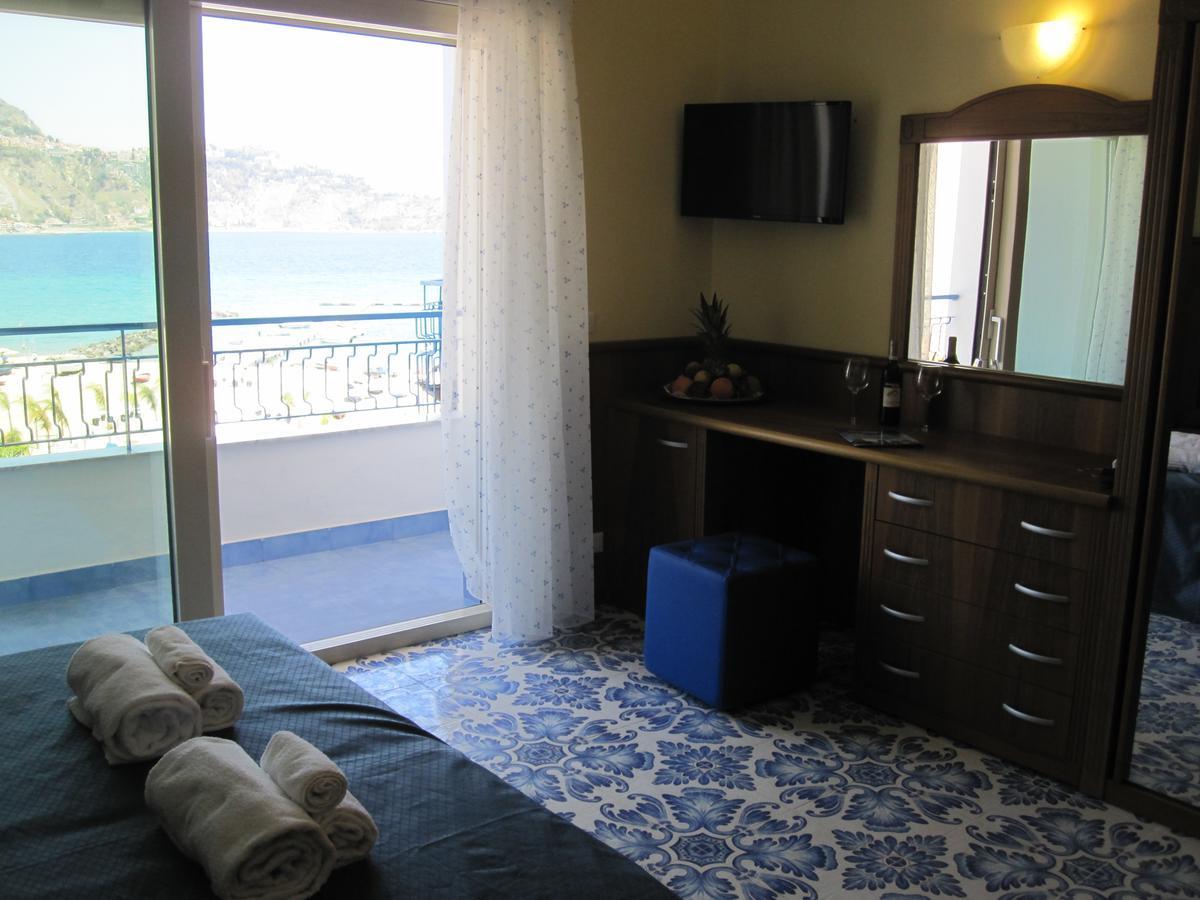 Hotel Panoramic Giardini-Naxos Exterior foto